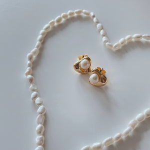 Fresh Water Pearl Heart Earrings